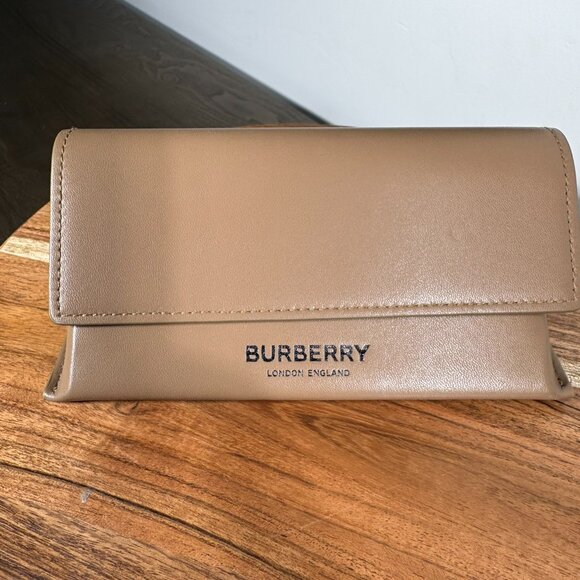 Burberry Tan Leather Sunglasses / Eyeglasses Case Only – London England - Picture 3 of 11
